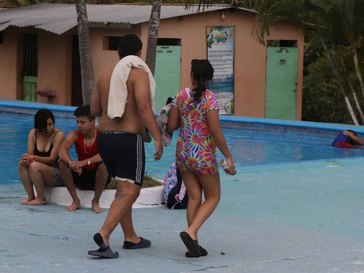 ¡Nada como un chapuzón! Capitalinos disfrutan de balnearios cerca de Tegucigalpa ¡Nada como un chapuzón! Capitalinos disfrutan de balnearios cerca de Tegucigalpa