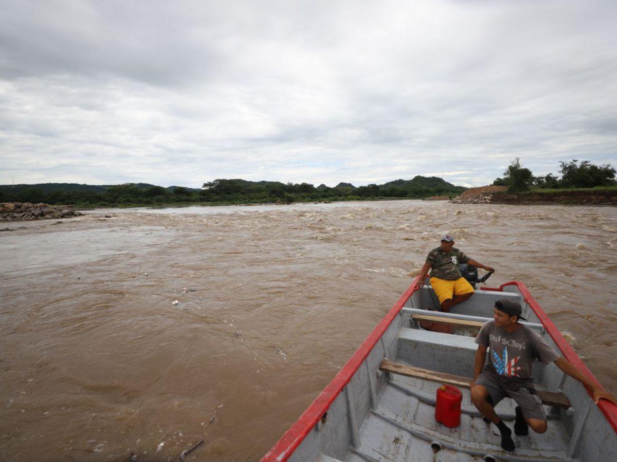 Suben a alerta roja a ocho departamentos de Honduras por lluvias