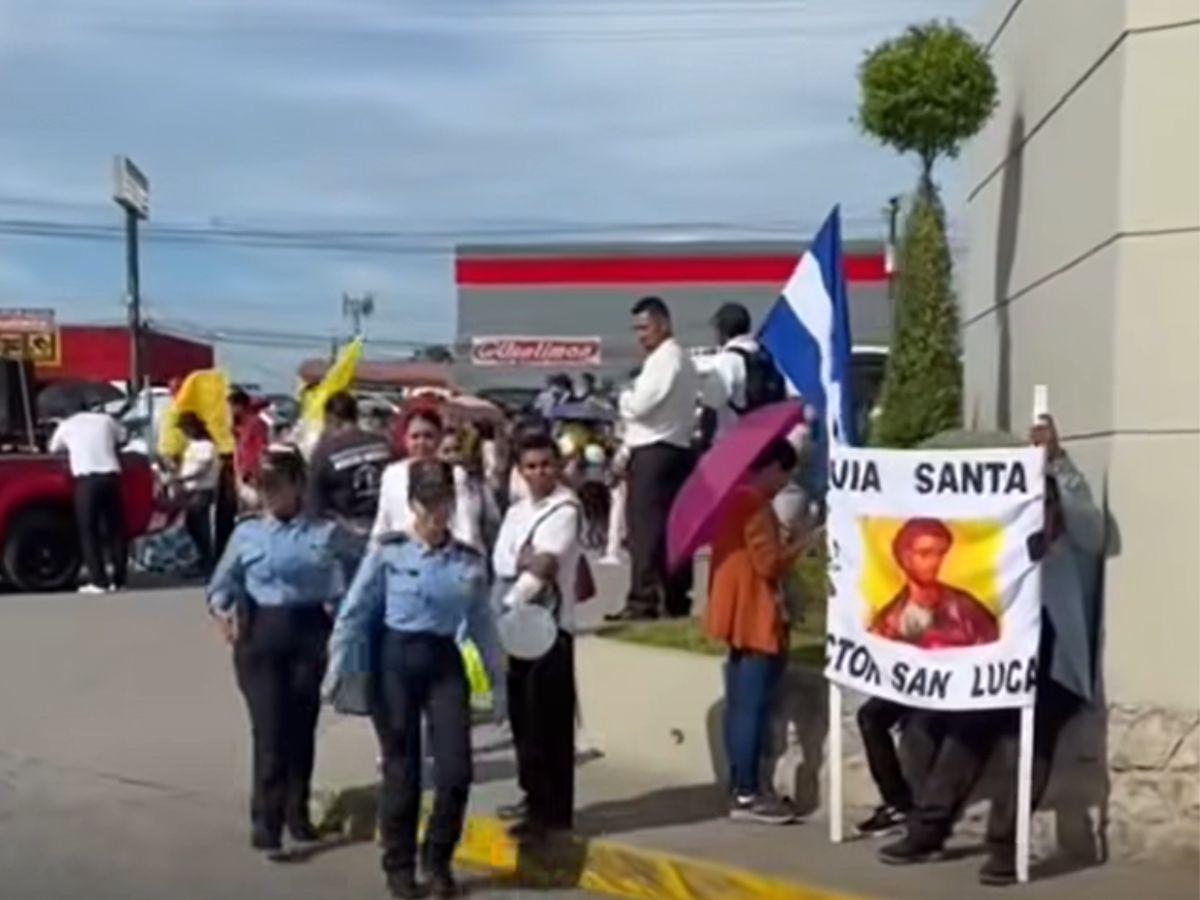 Caminata convocada por iglesias trasciende fronteras: hondureños en EE UU participan