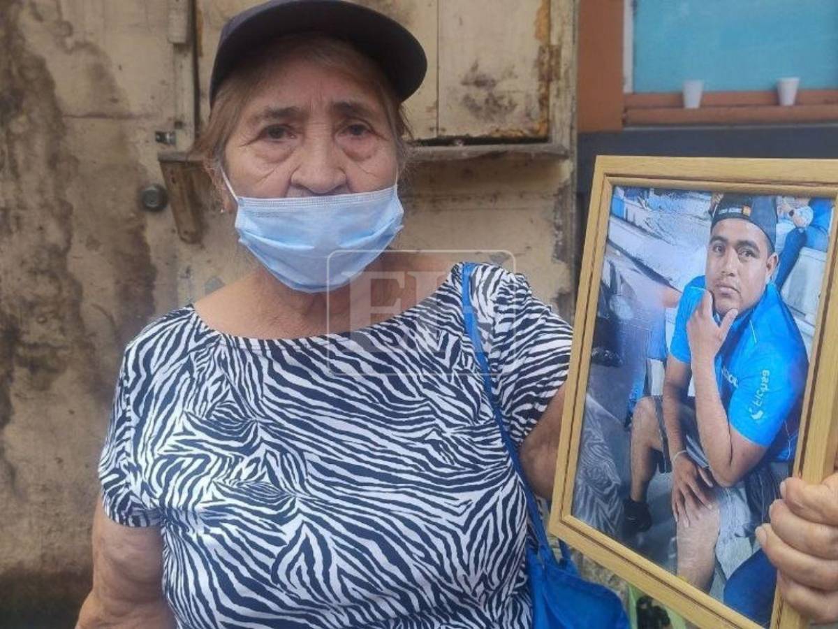Entre dolor y llanto retiran el cuerpo de Kevin Cruz, joven que mataron en Comayagüela