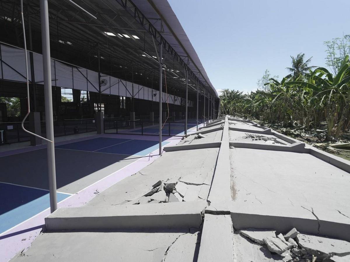 Varios edificios colapsaron: los cuantiosos daños que dejó el terremoto en Filipinas