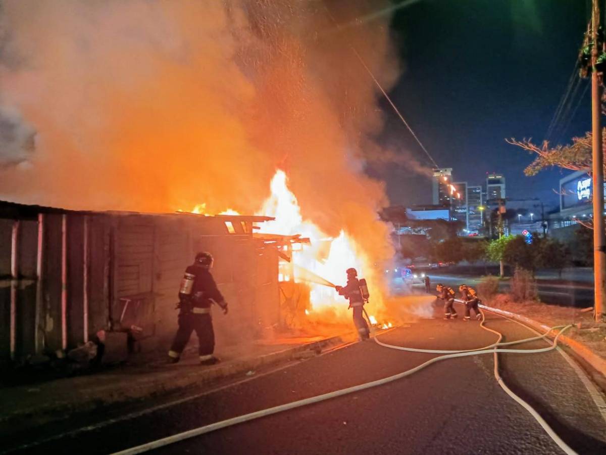 Solo escombros quedaron: dos incendios en puestos de la Nueva Suyapa en apenas 10 días