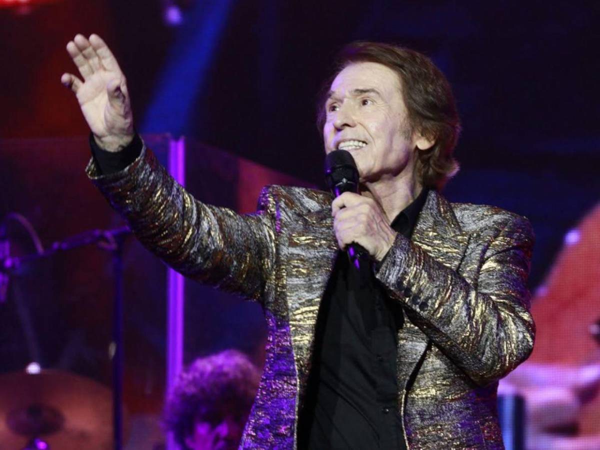 Raphael confirma su regreso a los escenarios tras diagnóstico de linfoma cerebral