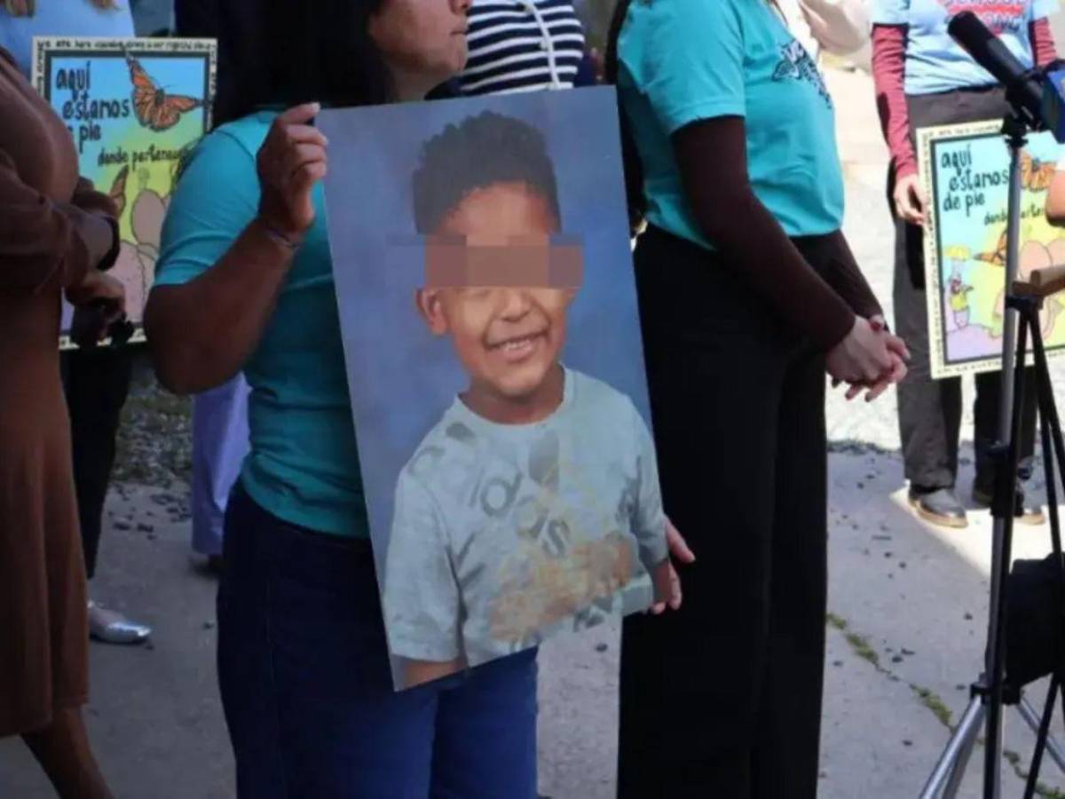 Genesis y Denis, hondureños deportados con sus padres tras cita migratoria en EE UU