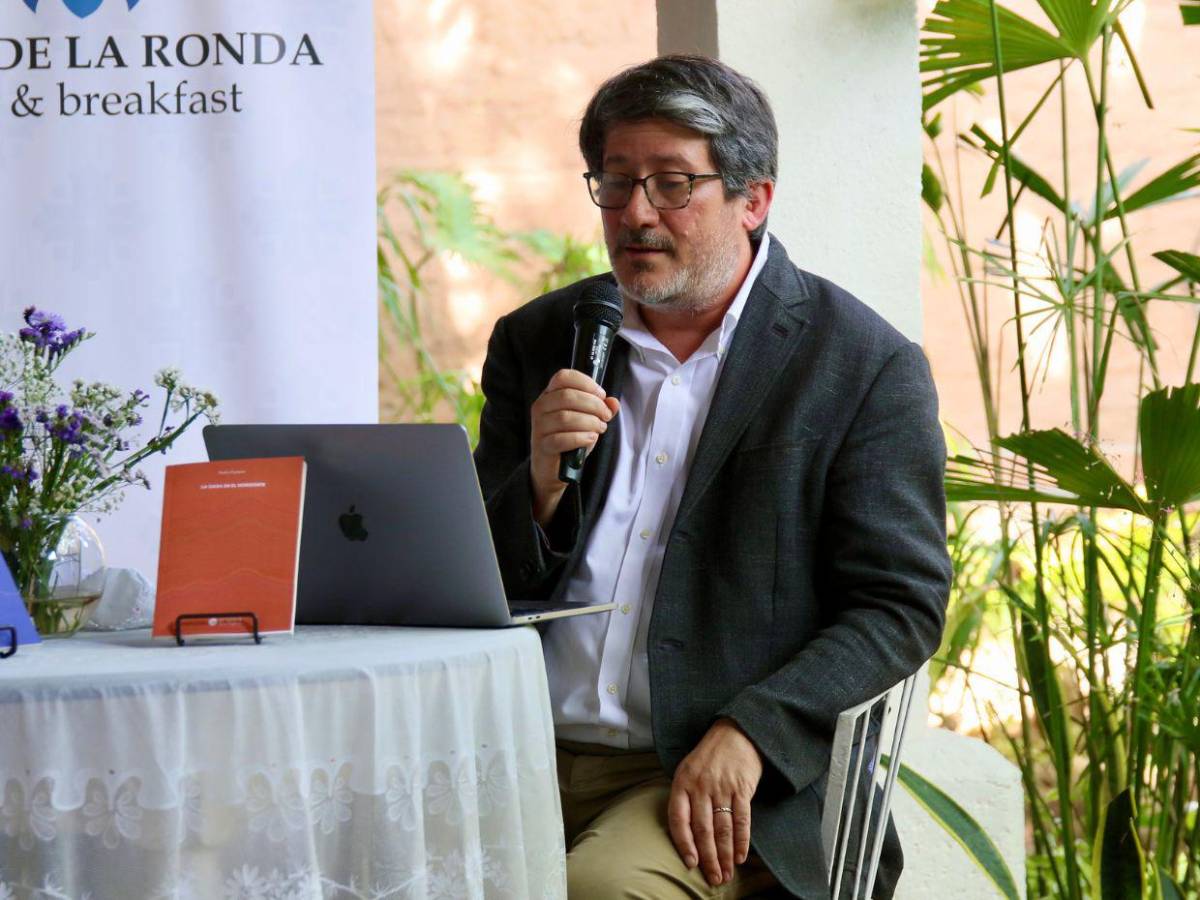 Poetas de Los Confines leen sobre el duelo, la niñez y el exilio previo a la inauguración del festival
