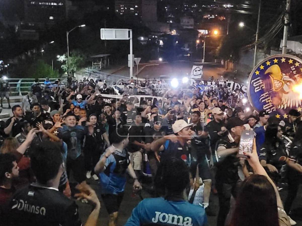 Motagua vs FAS: barra salvadoreña denuncia lo que le hicieron y, ¿quién es la bella chica?