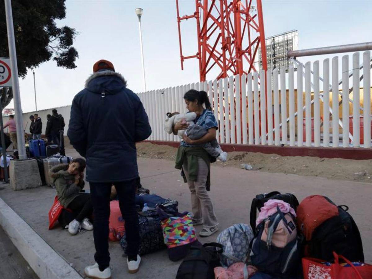 Primeros inmigrantes retornados en Tijuana fueron detenidos por redadas de Biden
