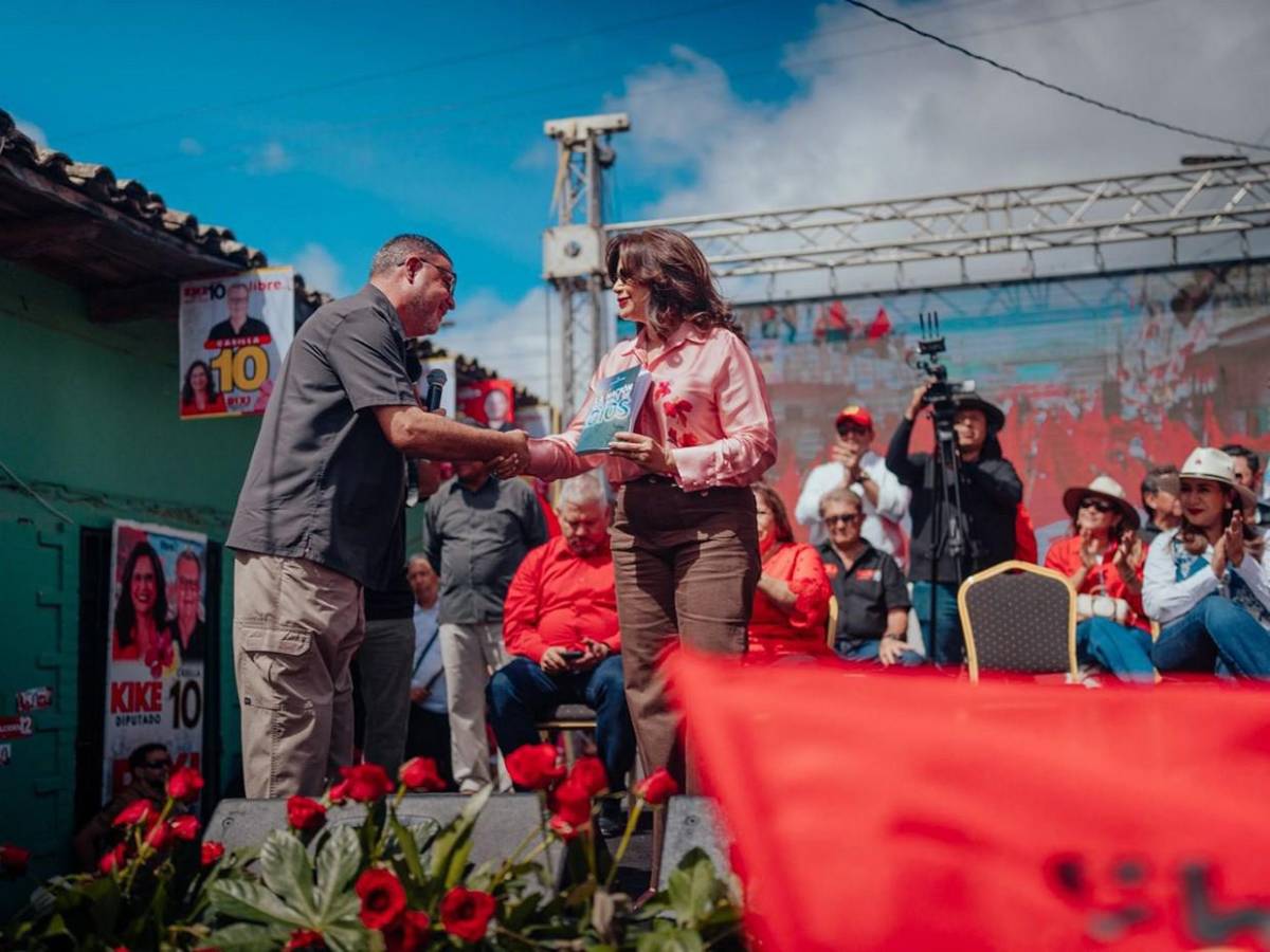 Rixi Moncada reafirma en Talanga y Choluteca su llamado a defender la refundación