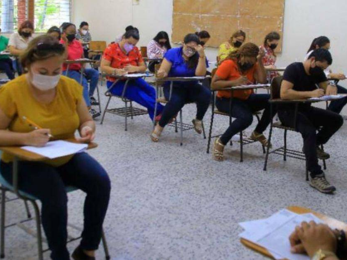 En El Paraíso hay 50 plazas para 1,500 profesores