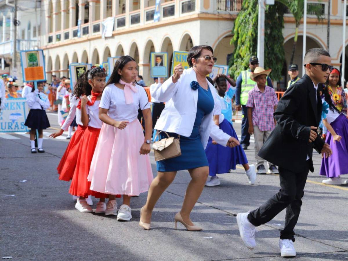 Vibrantes colores, ritmo y bailes: así vive La Ceiba las fiestas patrias