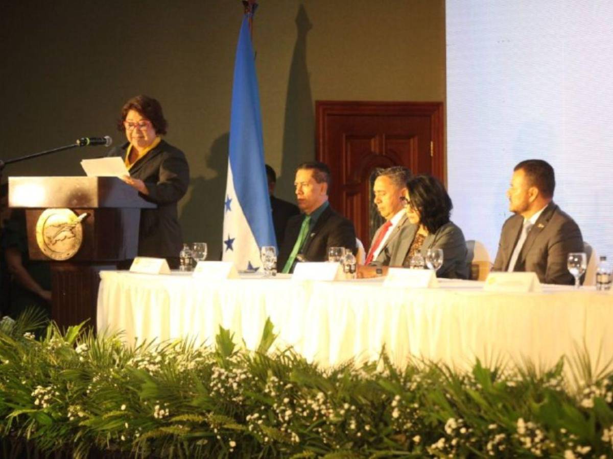 Pide condiciones dignas y un salario justo para el gremio: Lucía Alvarado recibe el Álvaro Contreras 2026