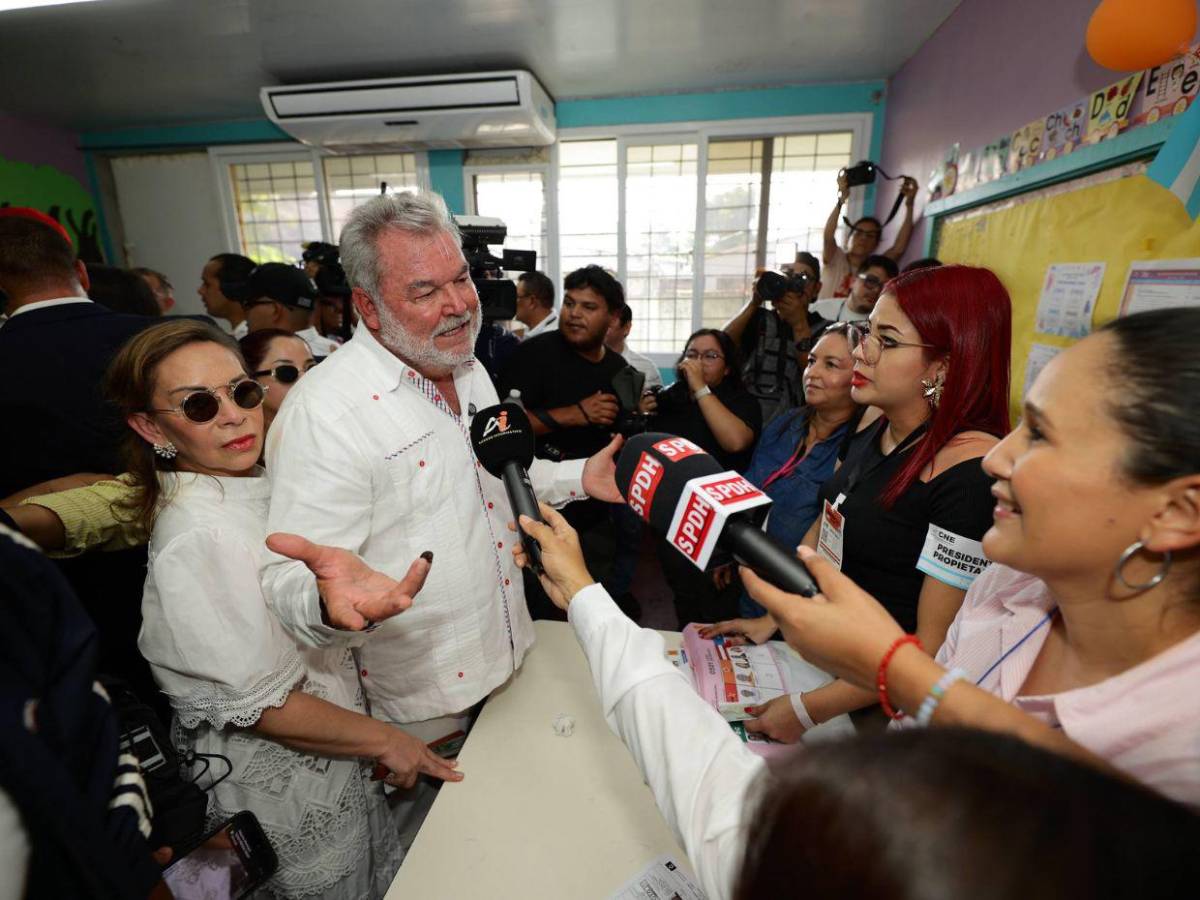 Curiosidades de las elecciones: desinfectante en la boca, tinta indeleble, perritos y cachetadas