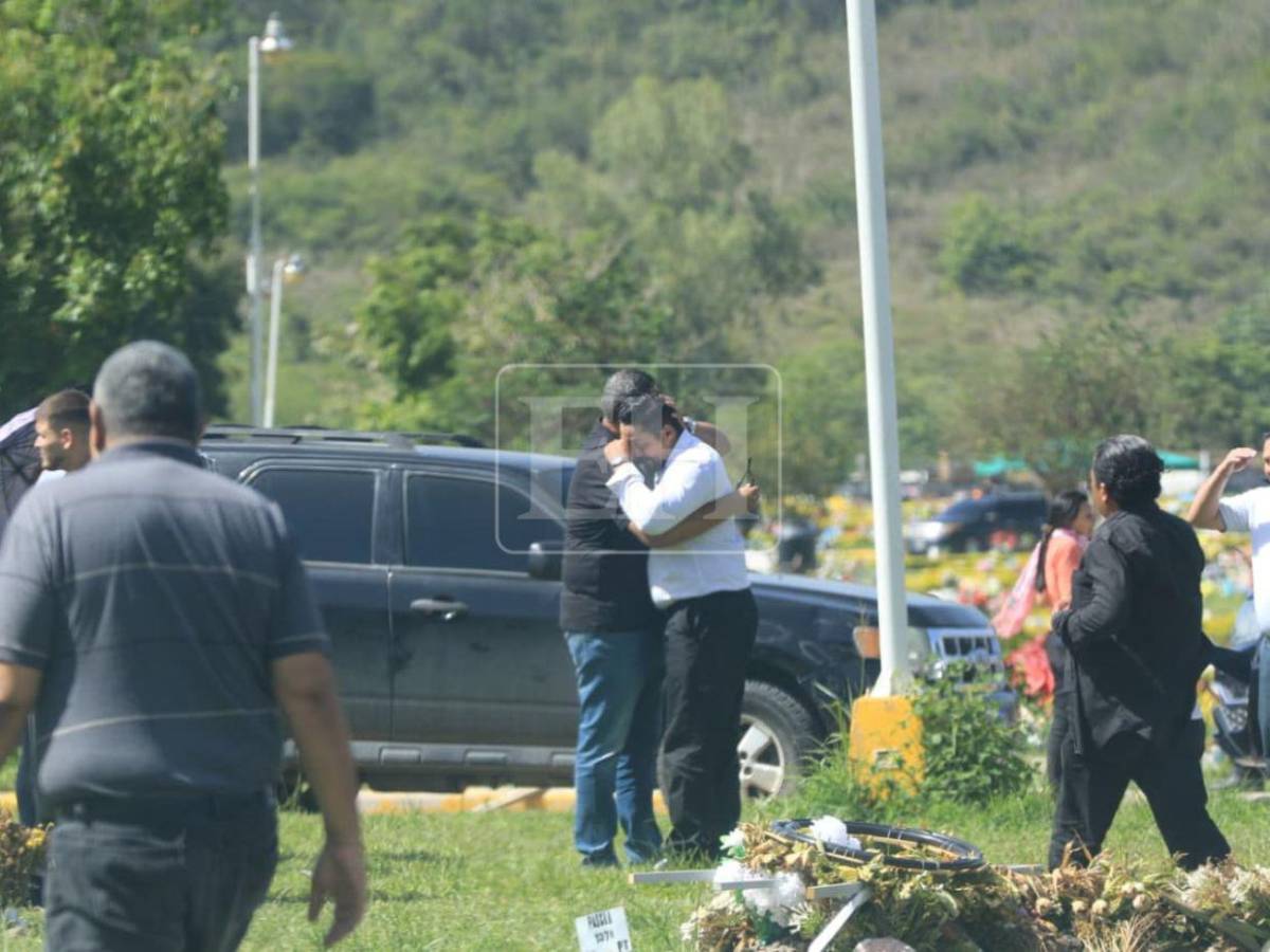 Doloroso último adiós a Claudia Garay, víctima del trágico derrumbe en la capital