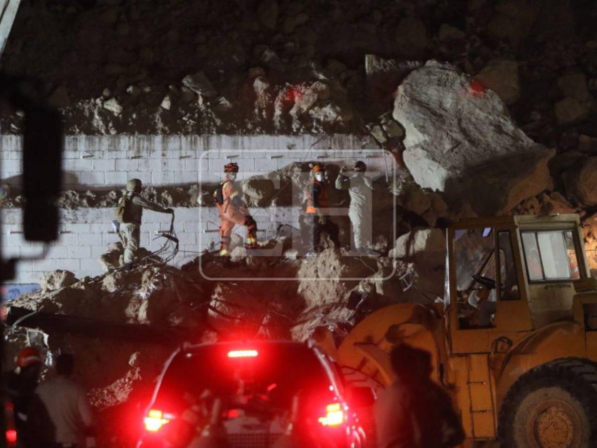 Maquinaria y equipos especializados y unas 40 horas de búsqueda: así fue el rescate de Claudia, Félix y Karen