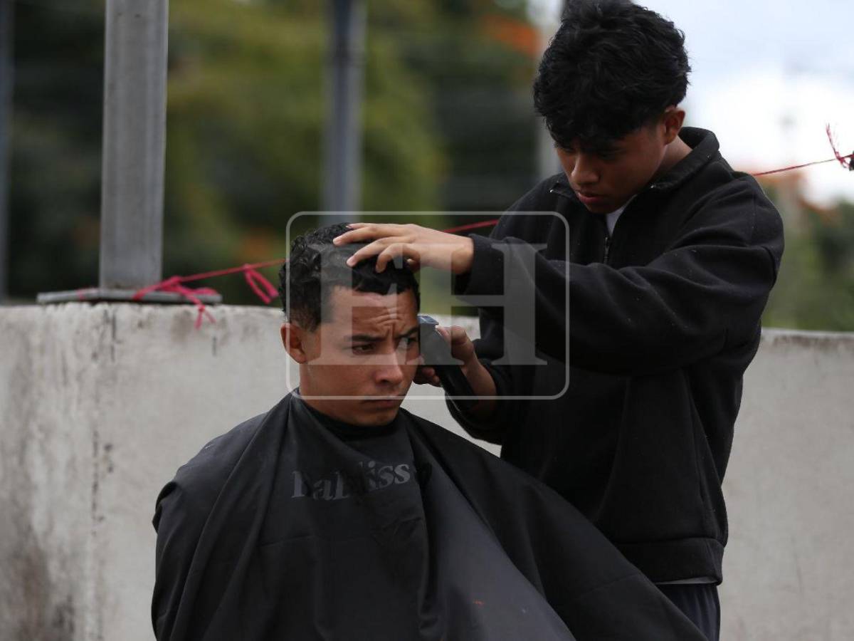 ¿Necesita un corte gratis? José Trejo ofrece sus servicios a pacientes del Hospital Escuela