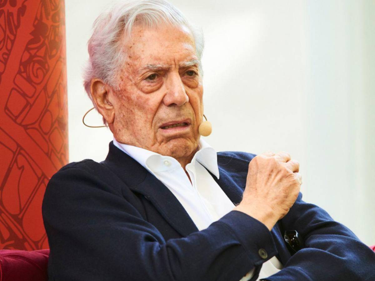 Los amores escandalosos de Mario Vargas Llosa: de su tía Julia a Isabel Preysler