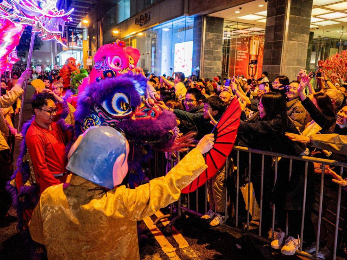 Con desfiles y música, así se celebra el Año Nuevo chino