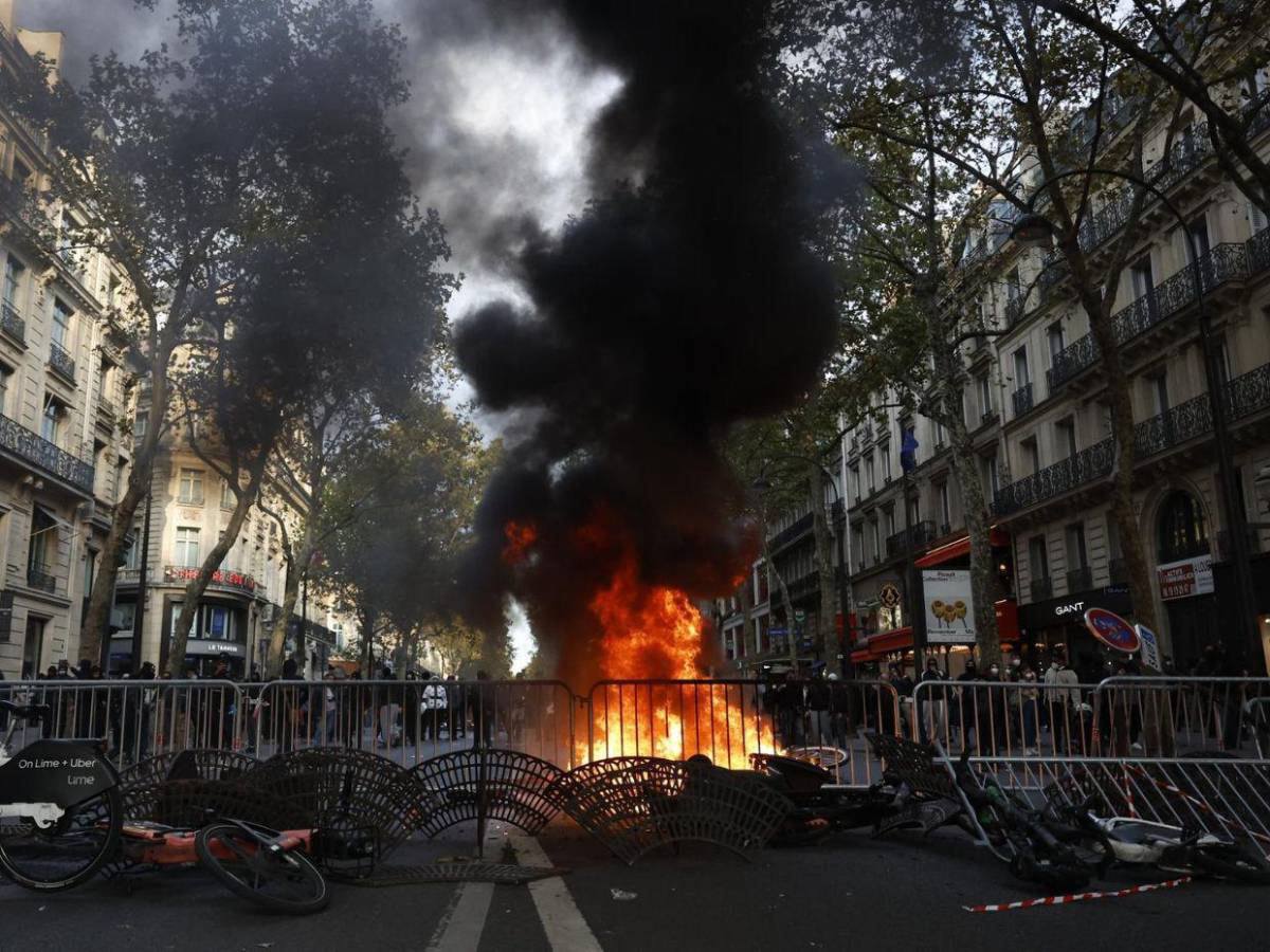 400 personas detenidas en otra jornada de protesta masiva en Francia