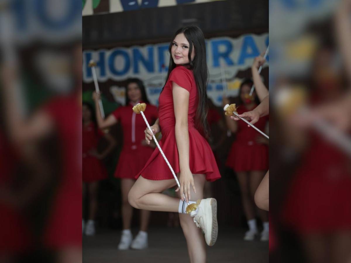 Palillonas del Instituto Monterrey se preparan para abrir con color y elegancia los desfiles patrios