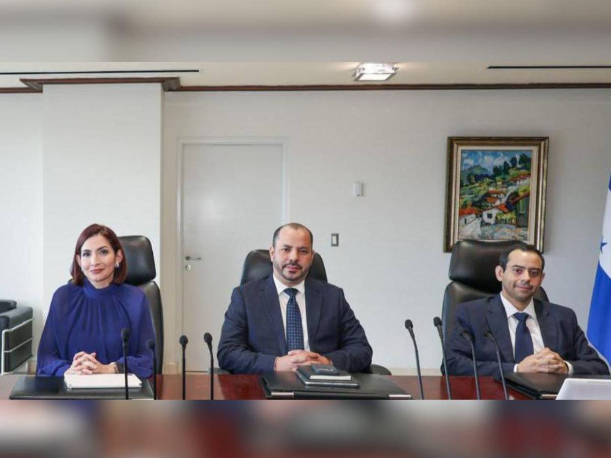 Los funcionarios con mejor salario en el gobierno de Nasry Asfura