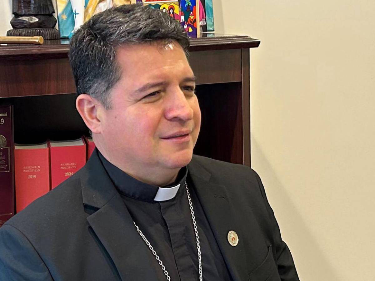 Nuevo obispo nombrado por León XIV: un salvadoreño que llegó a EE UU escondido en un maletero