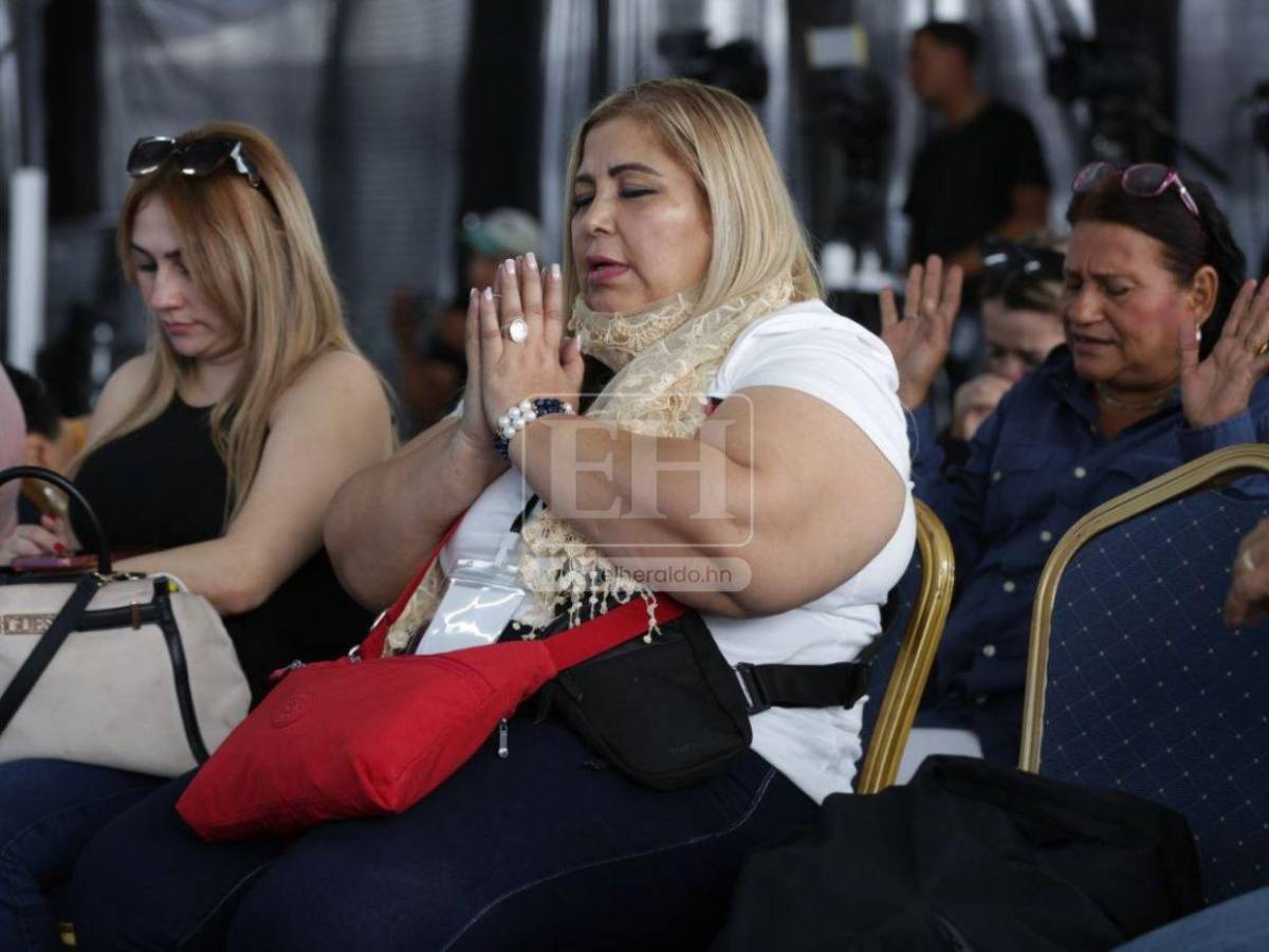 Partido Nacional en momento de oración durante escrutinio de actas: ¿Quién ganará?