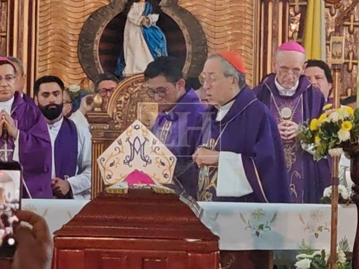 Choluteca da su último adiós a monseñor Teodoro Gómez en misa de exequias