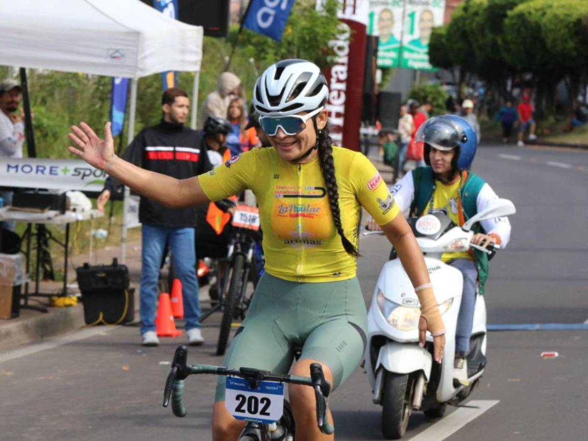 Karen Amaya se convierte en la bicampeona de la élite femenina en la Vuelta EL HERALDO 2025