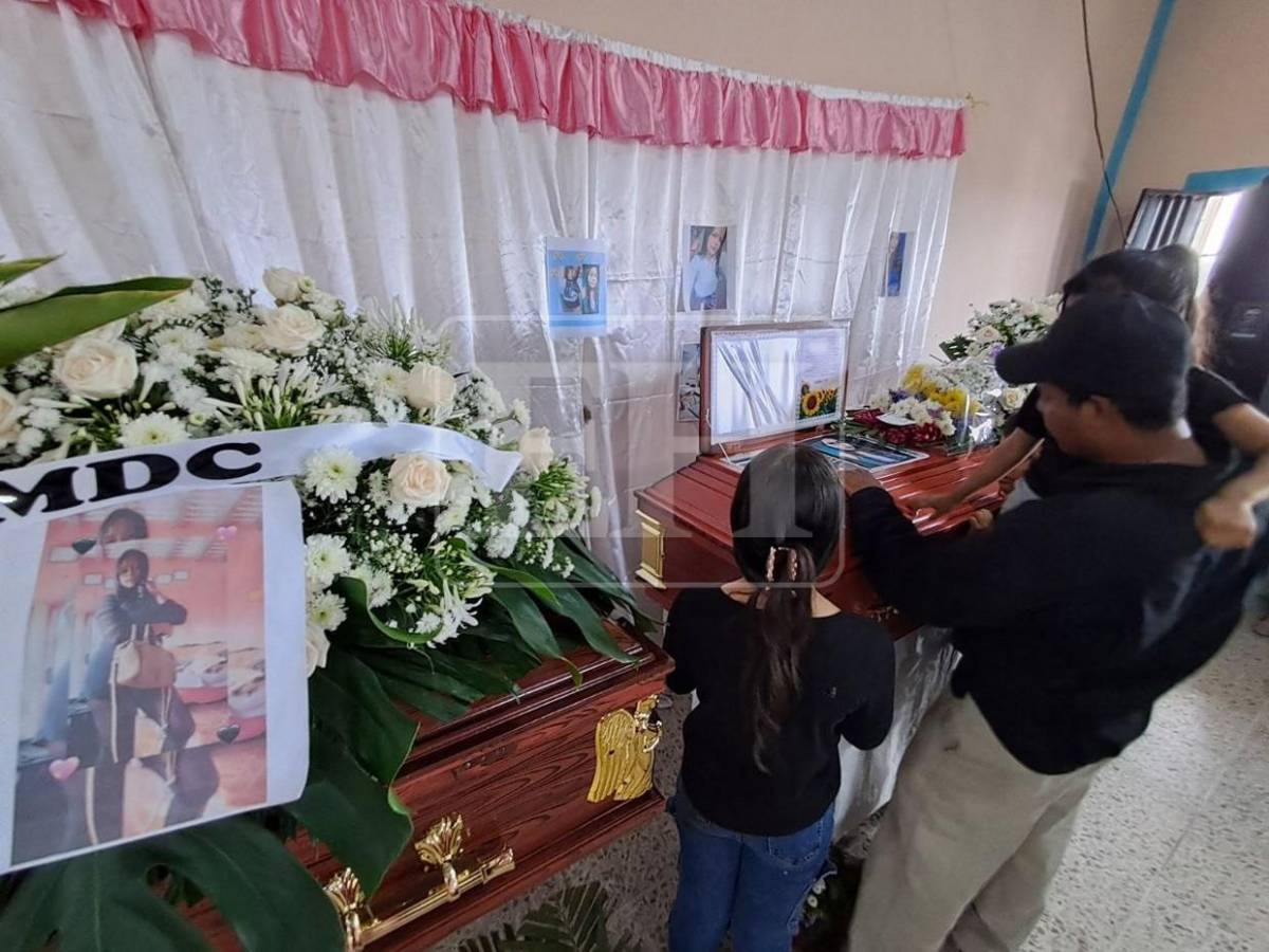 Sus niños tienen que despedirse de ellas: velan a cuñadas víctimas de accidente en Villa Nueva