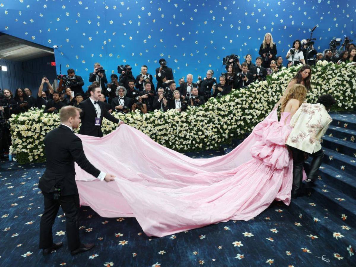 Shakira impacta en la Met Gala 2025 con su elegancia y estilo