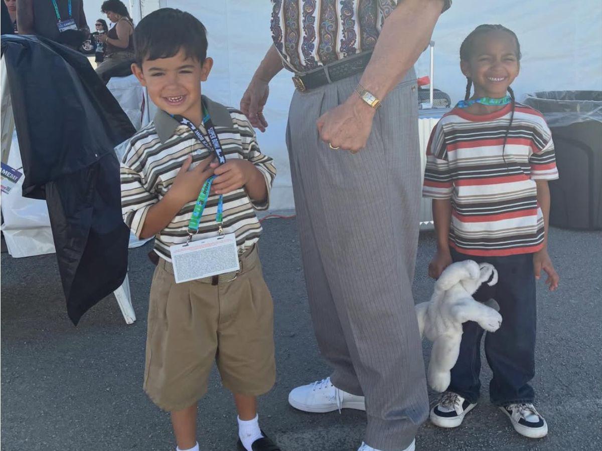 ¿Quién es Lincoln Fox, el pequeño que salió junto a Bad Bunny en el Super Bowl?