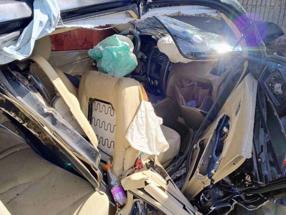 Accidente entre camioneta y rapidito deja heridos en bulevar Los Próceres de la capital