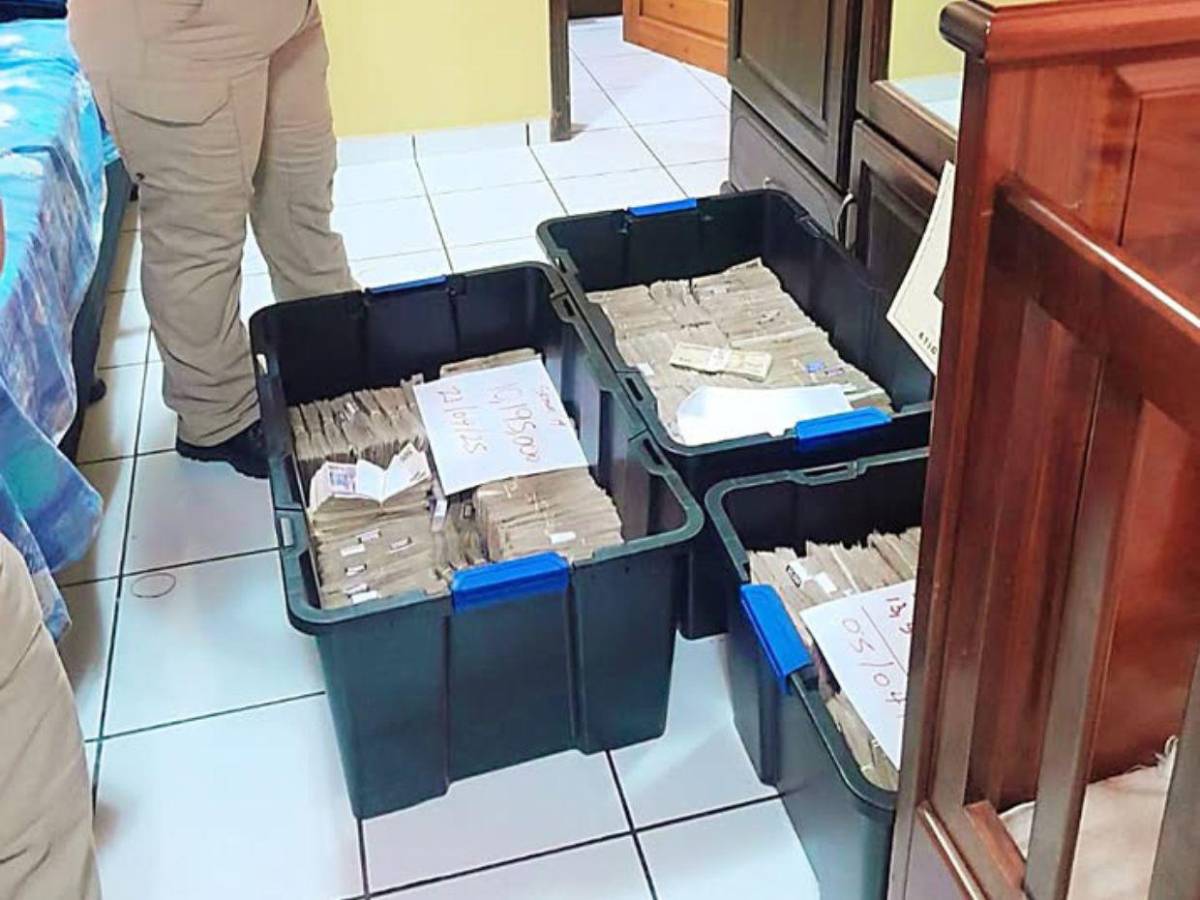 Un mar de personas reclama hoy su dinero ante Inversiones Koriun en Choloma