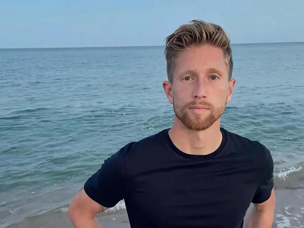 Futbolista no logra sobrevivir y muere frente a su pareja mientras estaban de vacaciones