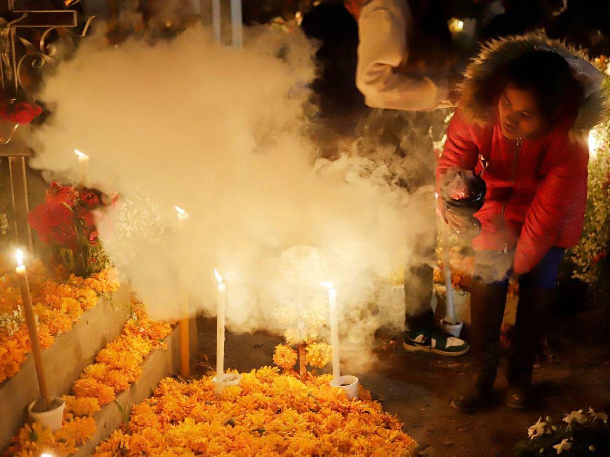 Día de Muertos: la tradición que revive los cementerios de México