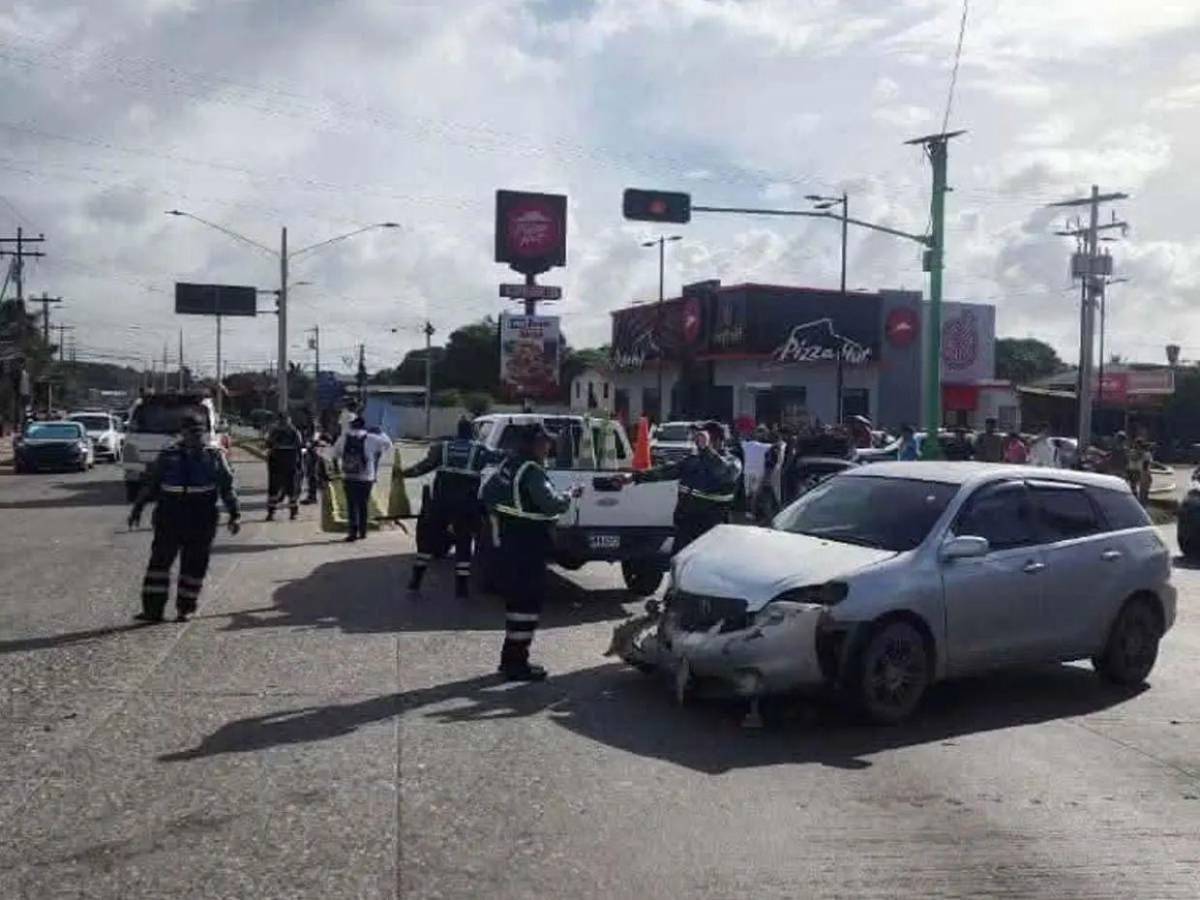 Bebé que murió era su hijo: conductor que cruzó un semáforo en rojo iba a celebrar su cumpleaños