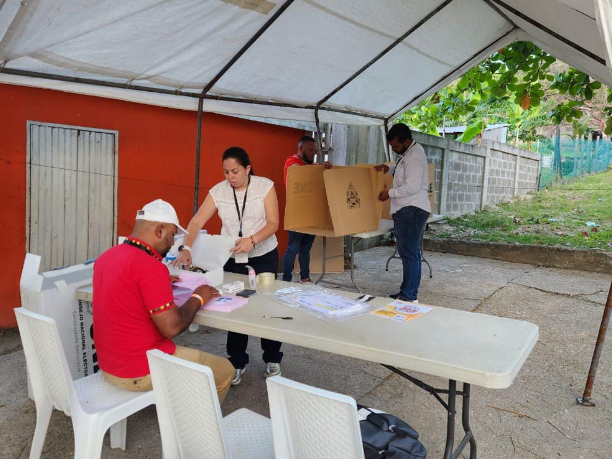 Sin disturbios y se espera un cierre en calma: así avanzan las elecciones en Guanaja