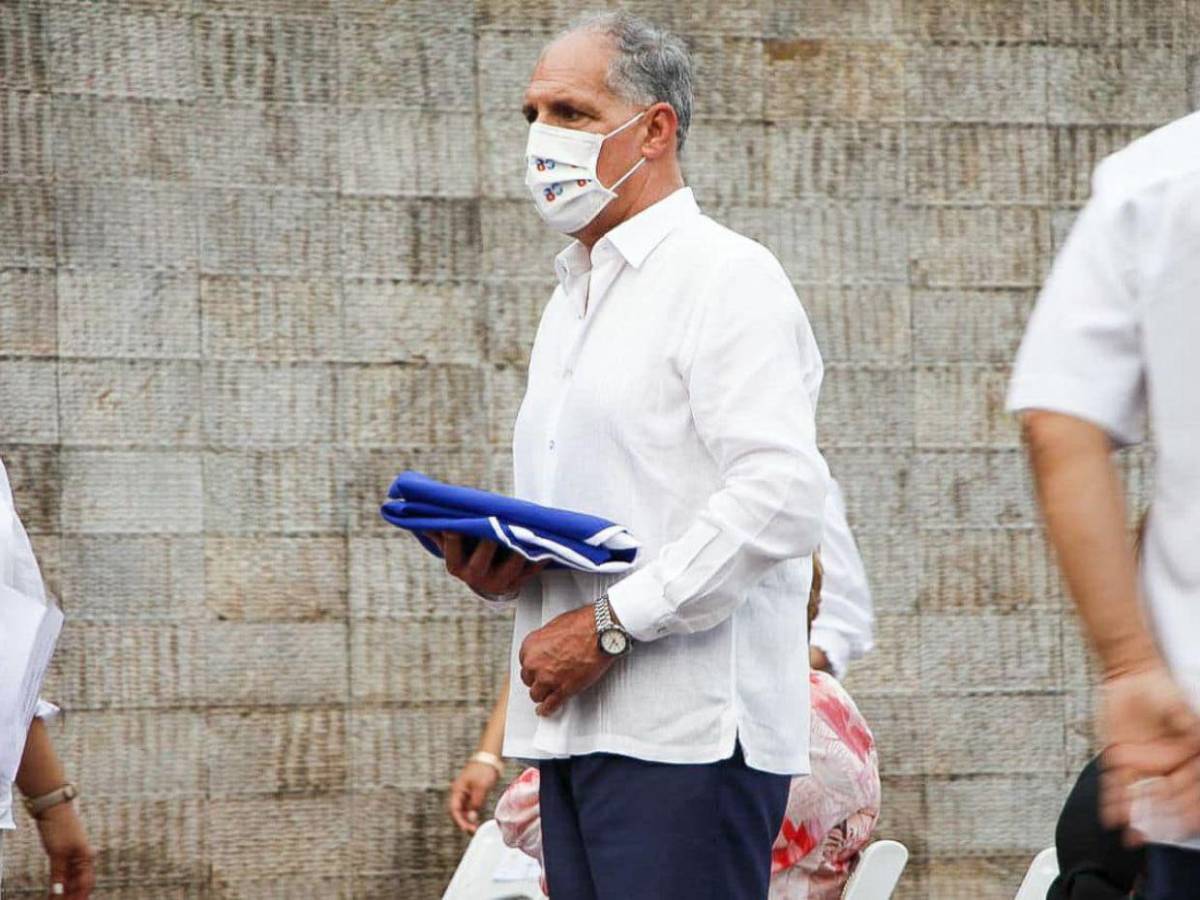 El cambio físico de Nasry Asfura, el presidente electo de Honduras, a través de los años