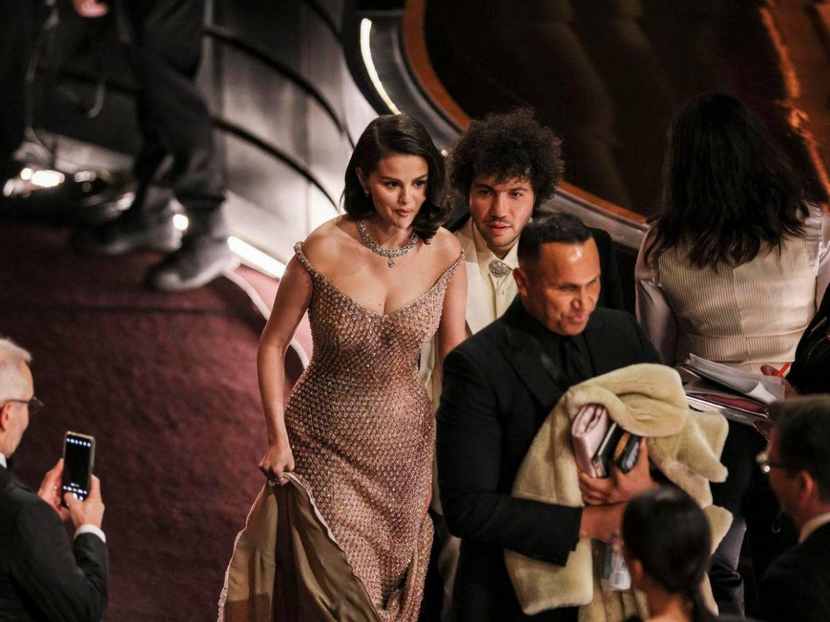 Cristales pintados a mano: el lujoso vestido de Selena Gómez en los Premios Oscar