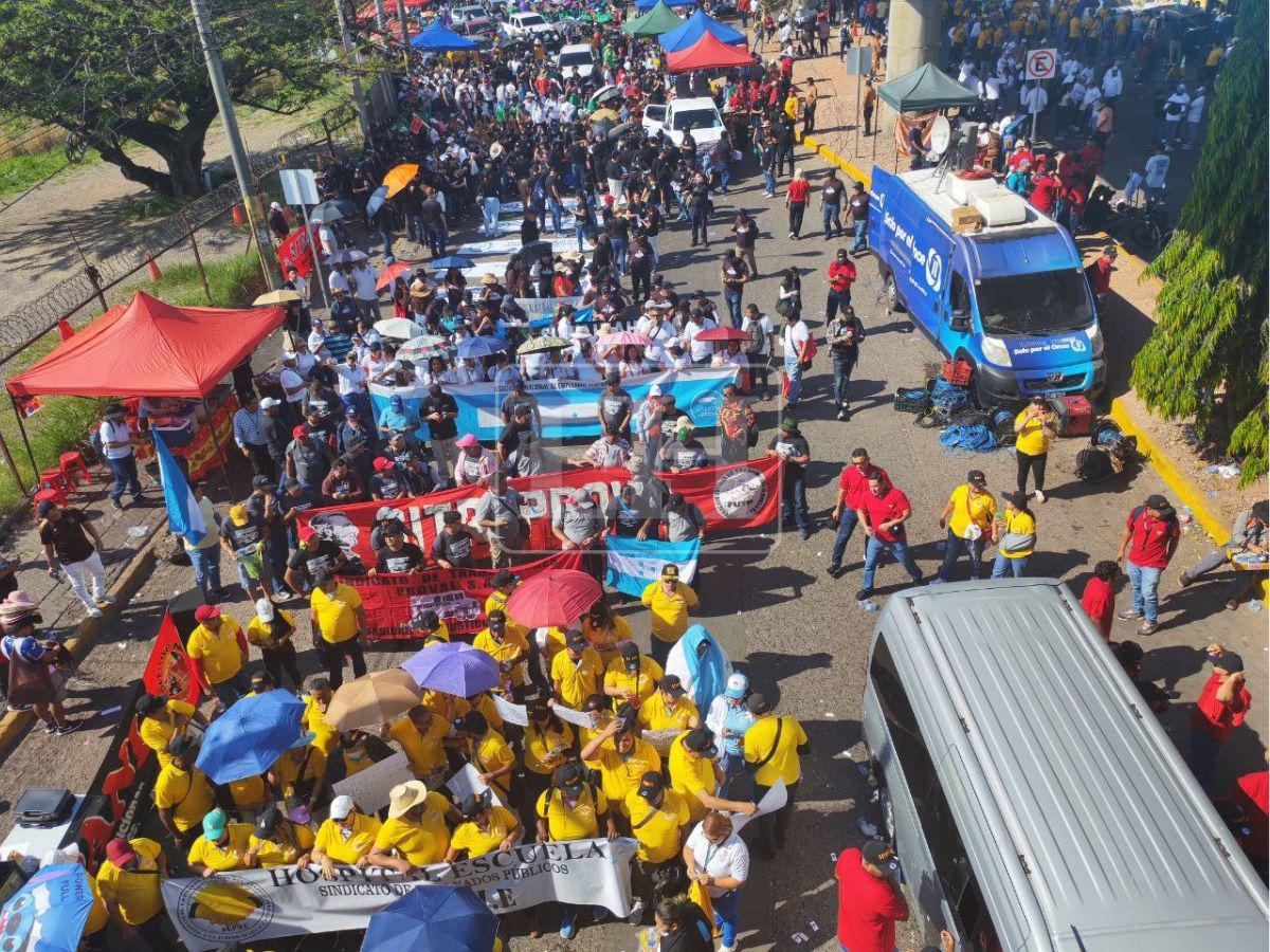 Multitudinaria participación: calles llenas en la marcha del Día del Trabajador en Honduras
