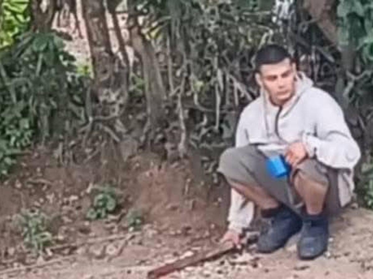 Joel y Kelvin, hombres con trastornos mentales que mataron a sus padres: la historia se repite