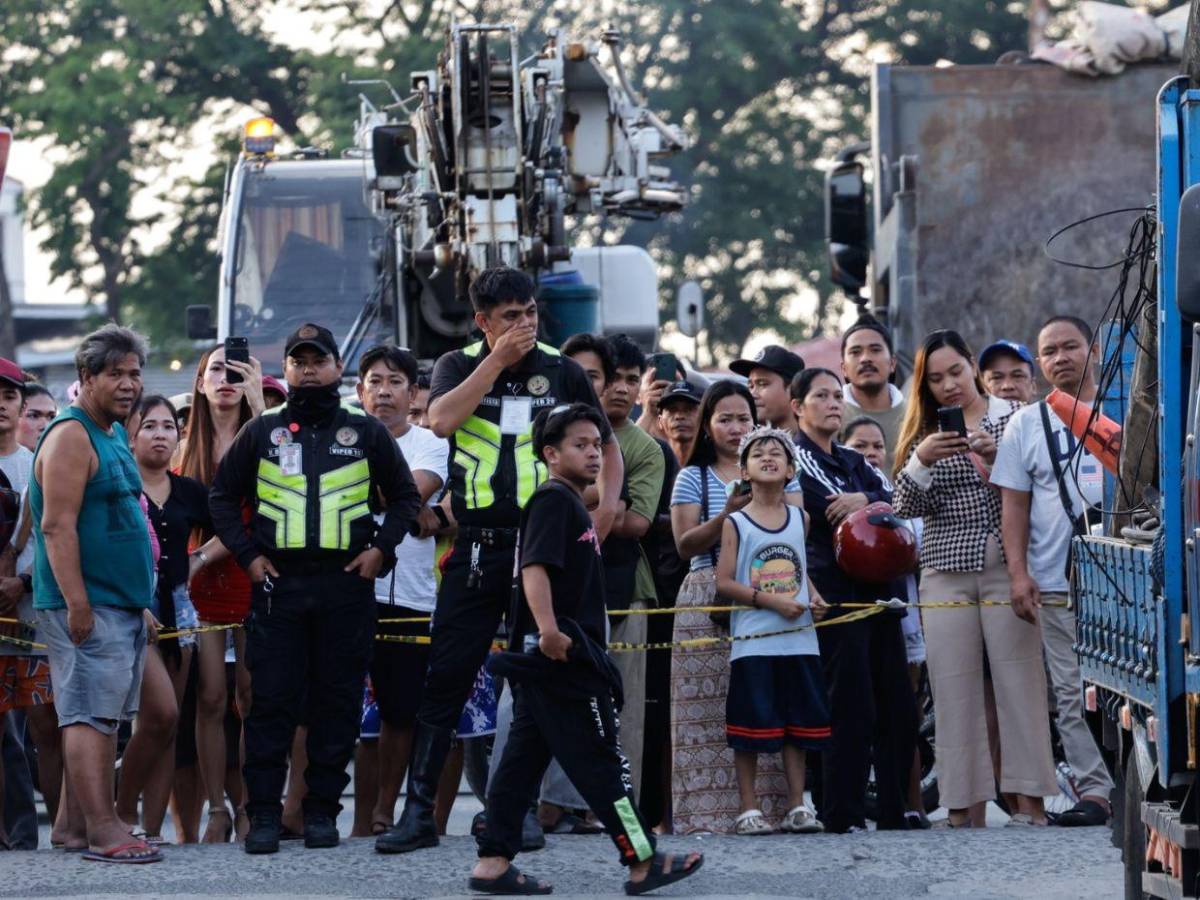 Colapso de edificio en Filipinas deja 30 desaparecidos y una carrera contra el tiempo