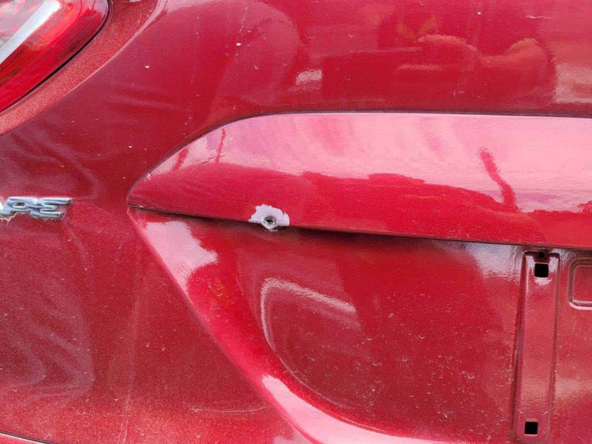 Iba con su hijo y el carro recibió seis disparos: atentado contra alcalde de Quimistán