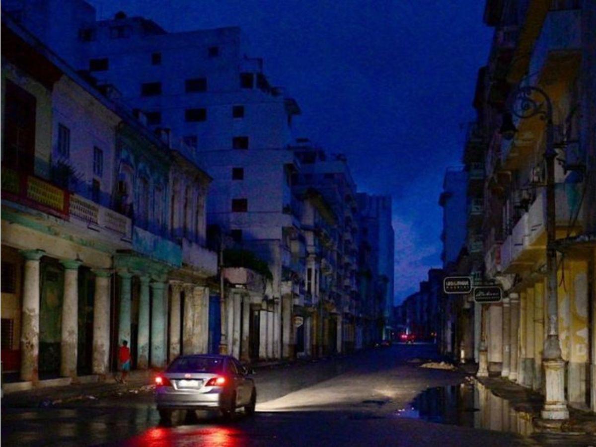 Sin datos en celulares, llamadas ni internet en casa: apagón deja en crisis energética a Cuba