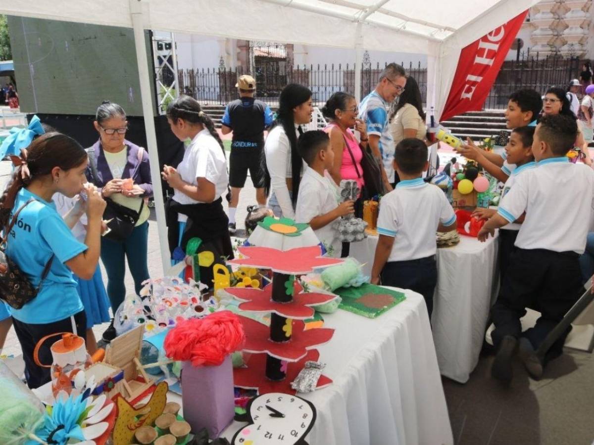 ¡Creatividad que salva al planeta! Escolares emprendieron con Feria de Reciclaje