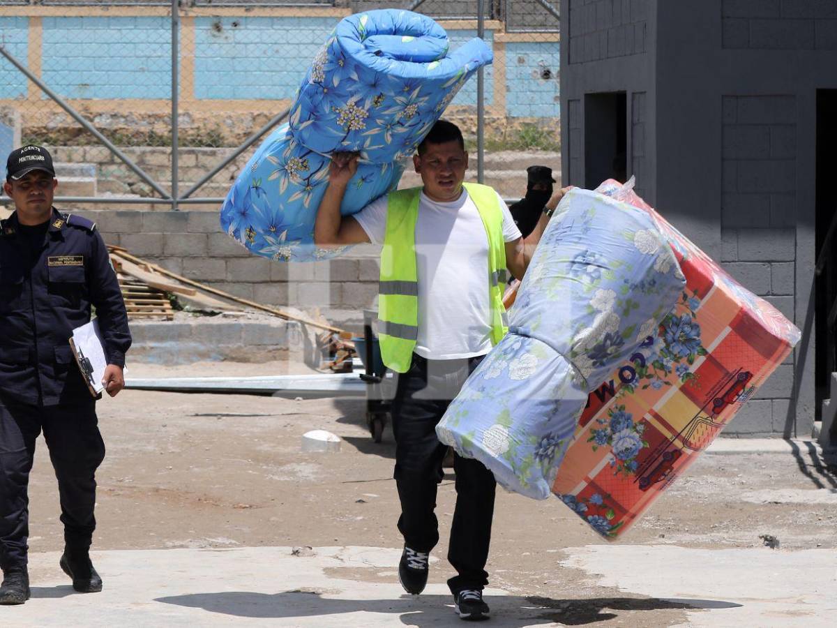 Solo arroz y frijoles y sin visitas: Nueva cárcel de Támara, una copia del Cecot de Bukele