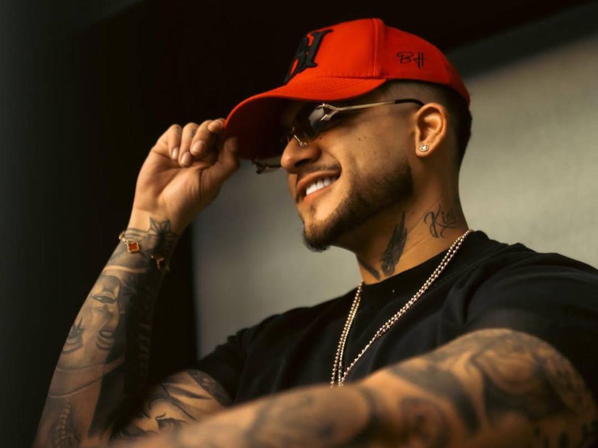 ¿Quién es B King, el cantante por el que Petro pide ayuda a Sheinbaum?