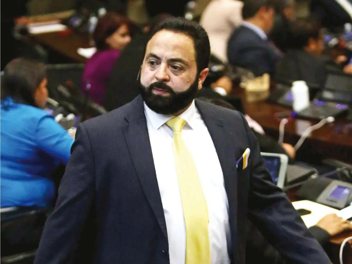 Salió a medianoche: ¿Qué se sabe de Luis Redondo tras la llegada de los nuevos diputados al CN?