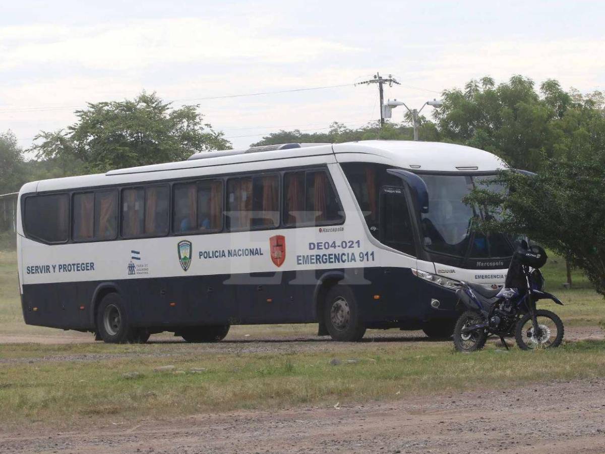 En bus comprado con fondos de la Tasa de Seguridad: así se movilizó Génesis PN en su debut en Liga