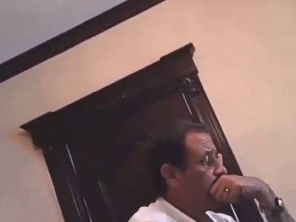 Cuadro a cuadro: Qué le dicen a Mauricio Villeda en narcovideo donde le habrían entregado $400 mil